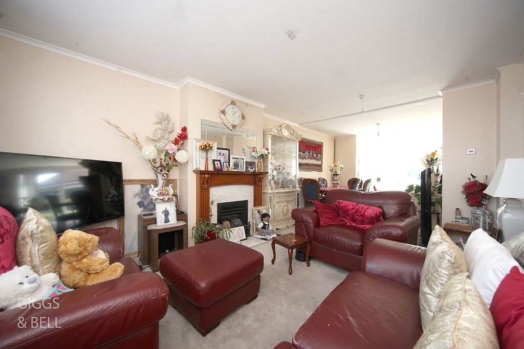 Property photo 3 of 26 4191152