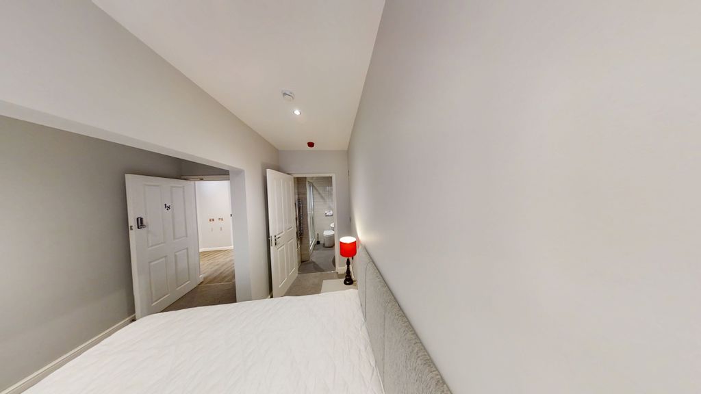 Property photo 2 of 11 R-18-02