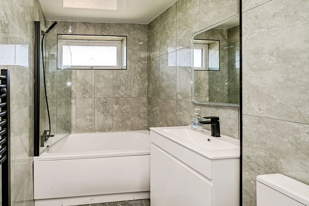 Property photo 3 of 10 Pbox-Img.Jpg
