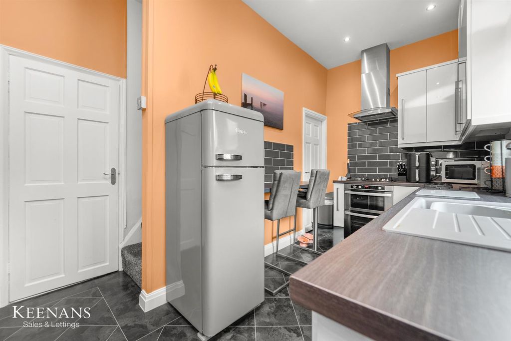 Property photo 3 of 33 3.Jpg