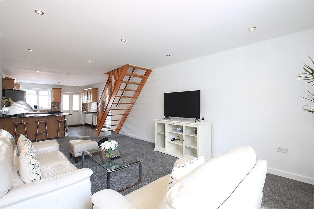 Property photo 3 of 20 Reception Room