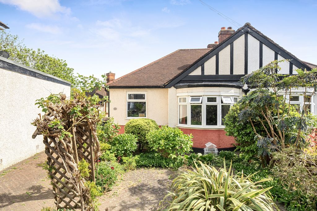 Property photo 1 of 17 External