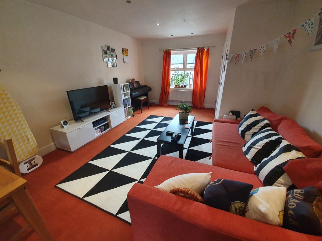 Property photo 3 of 12