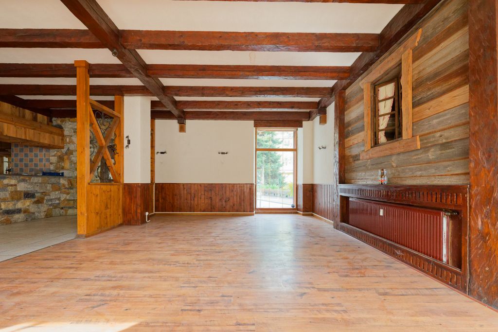 Property photo 3 of 6