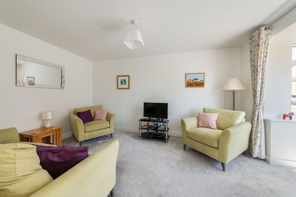 Property photo 3 of 19