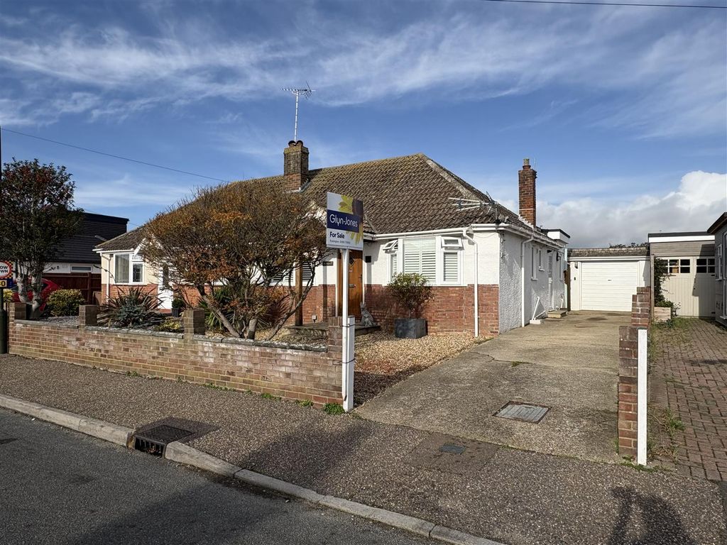 Property photo 1 of 21 21 Warren Crescent Front Image.Jpeg