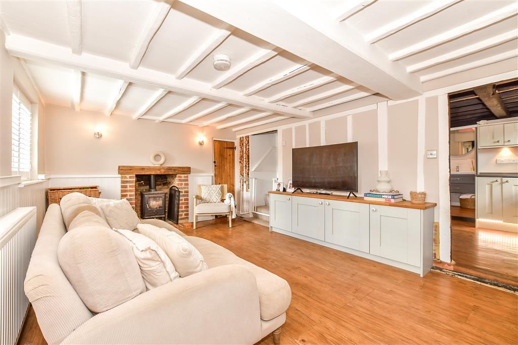 Property photo 3 of 10 Lounge
