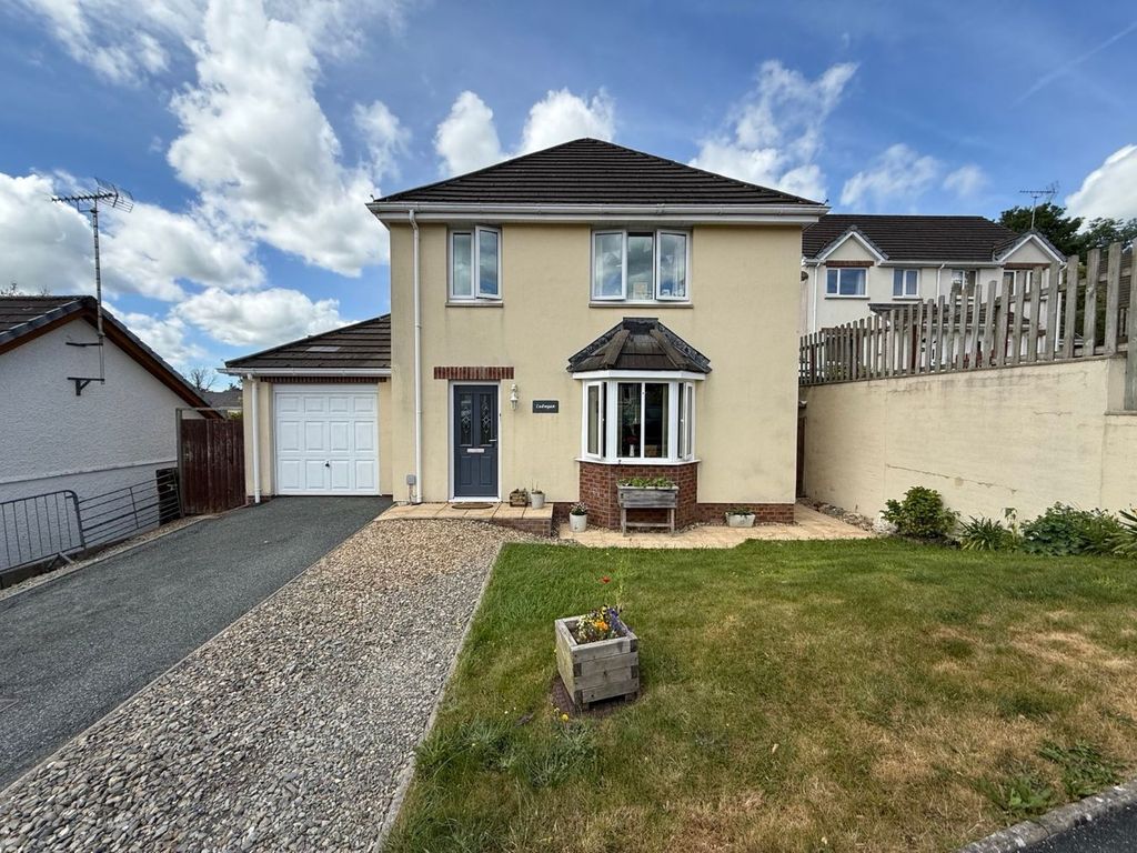 Property photo 2 of 37