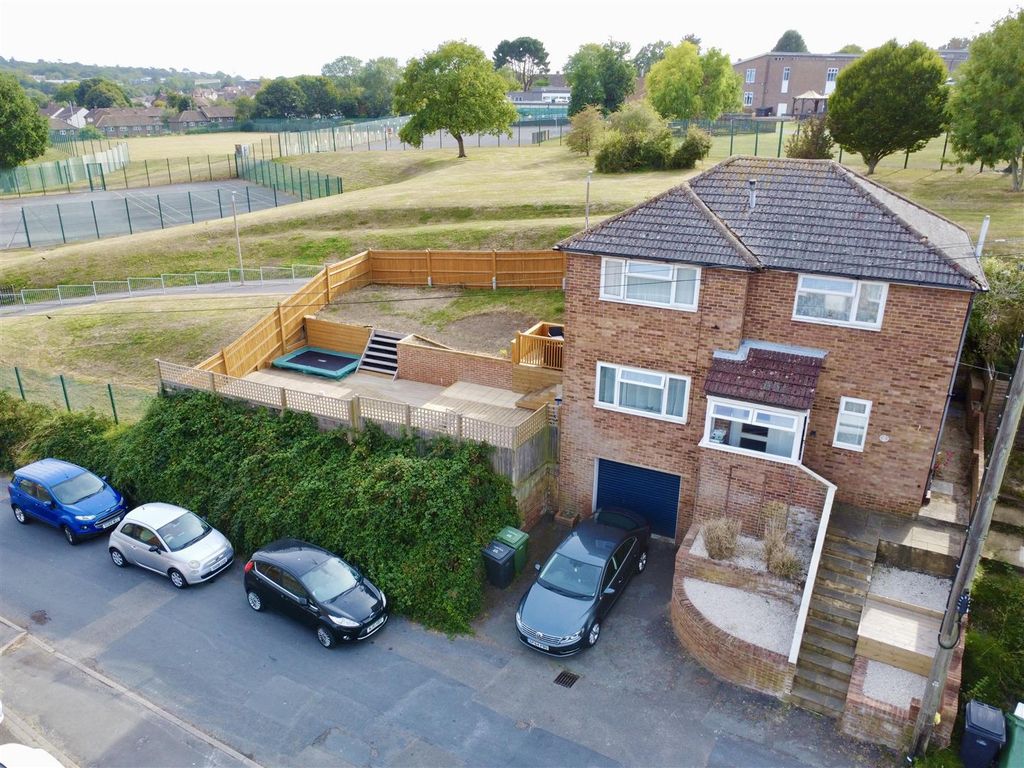 Property photo 1 of 24
