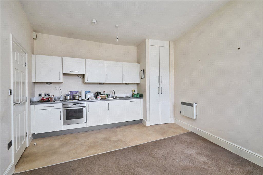 Property photo 2 of 6 Kitchen