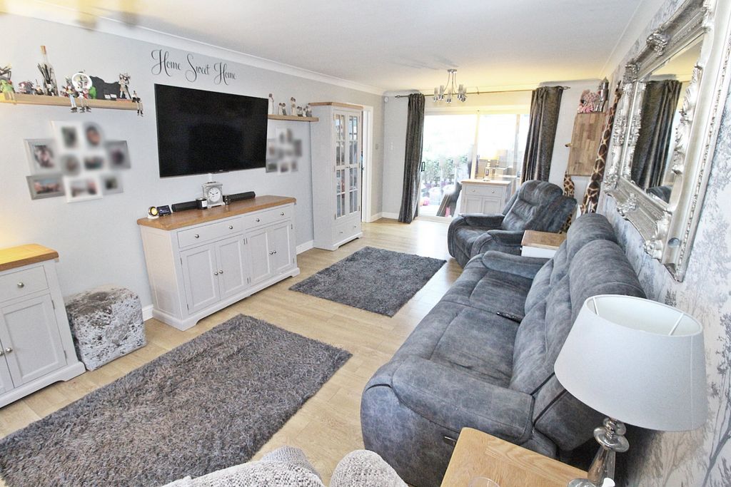 Property photo 3 of 15 4686516