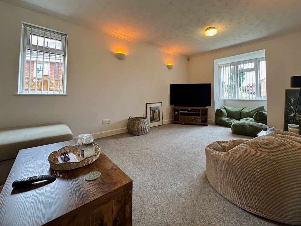 Property photo 3 of 14 5298255