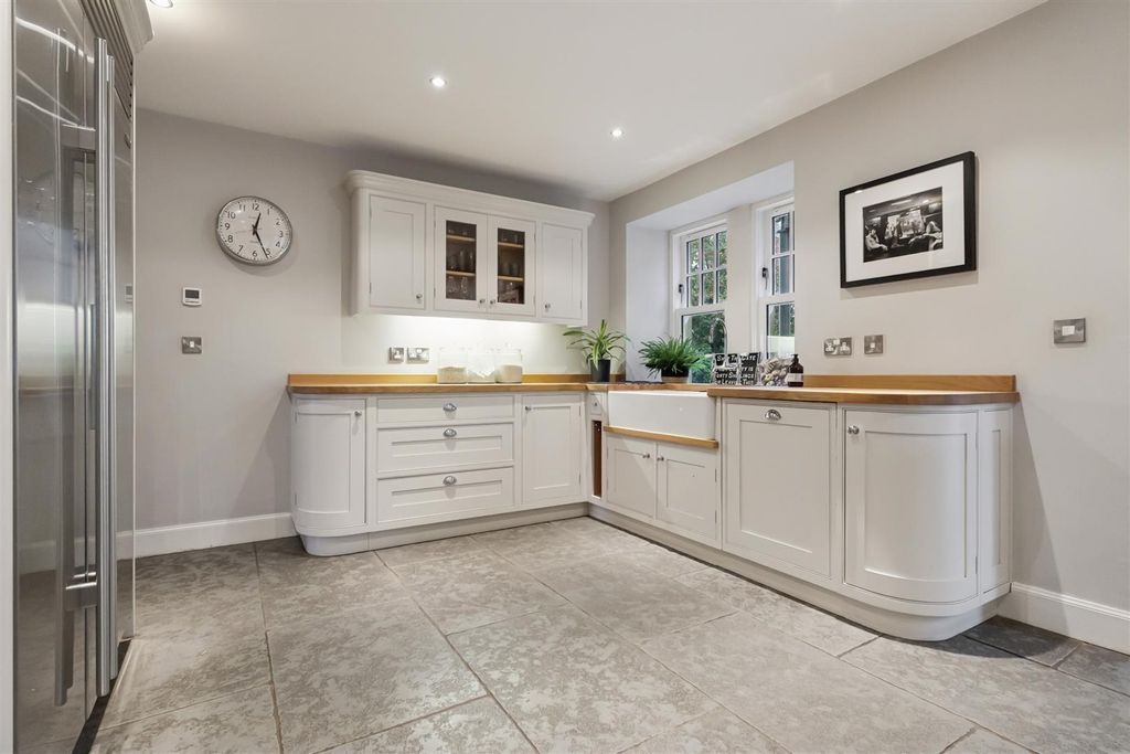 Property photo 3 of 64 Kitchen