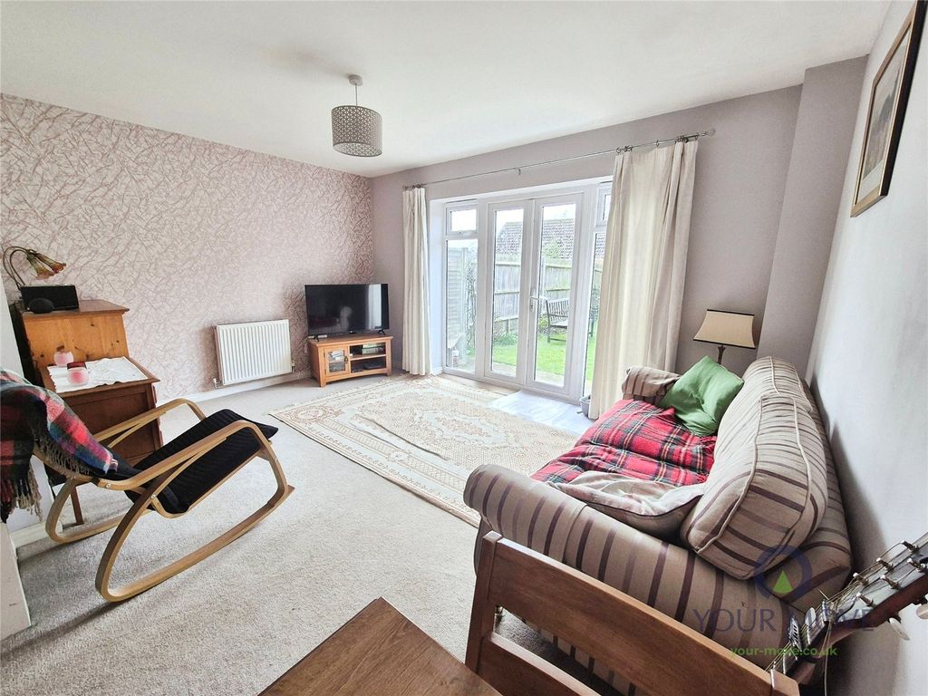 Property photo 2 of 15 Living Room