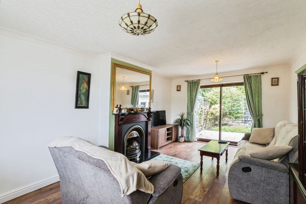 Property photo 2 of 16 Pbox-Img.Jpg