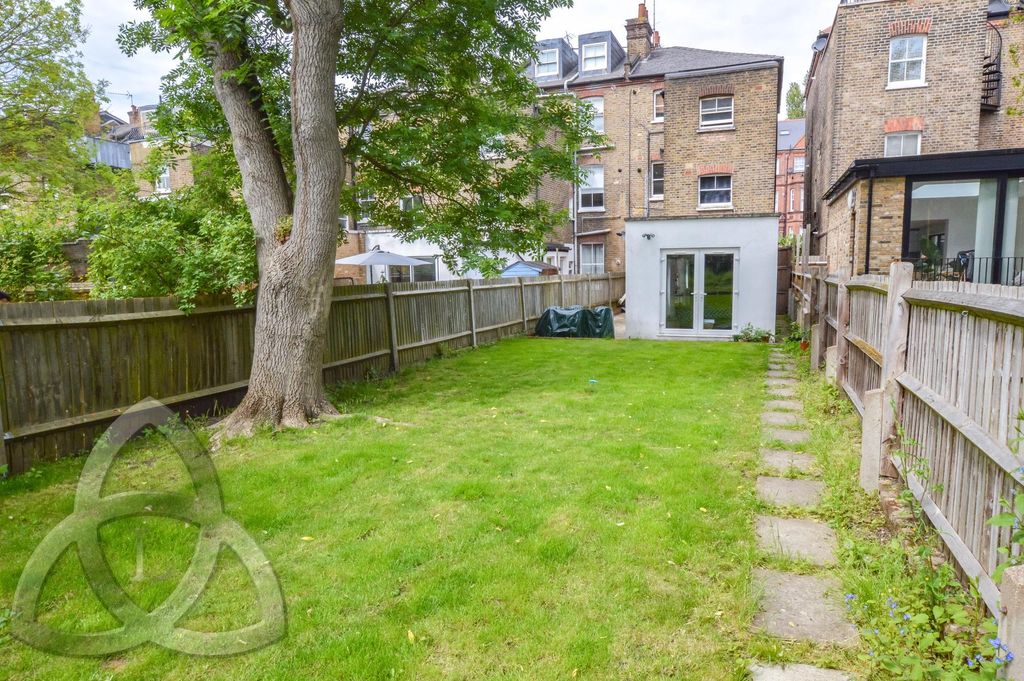 Property photo 2 of 17