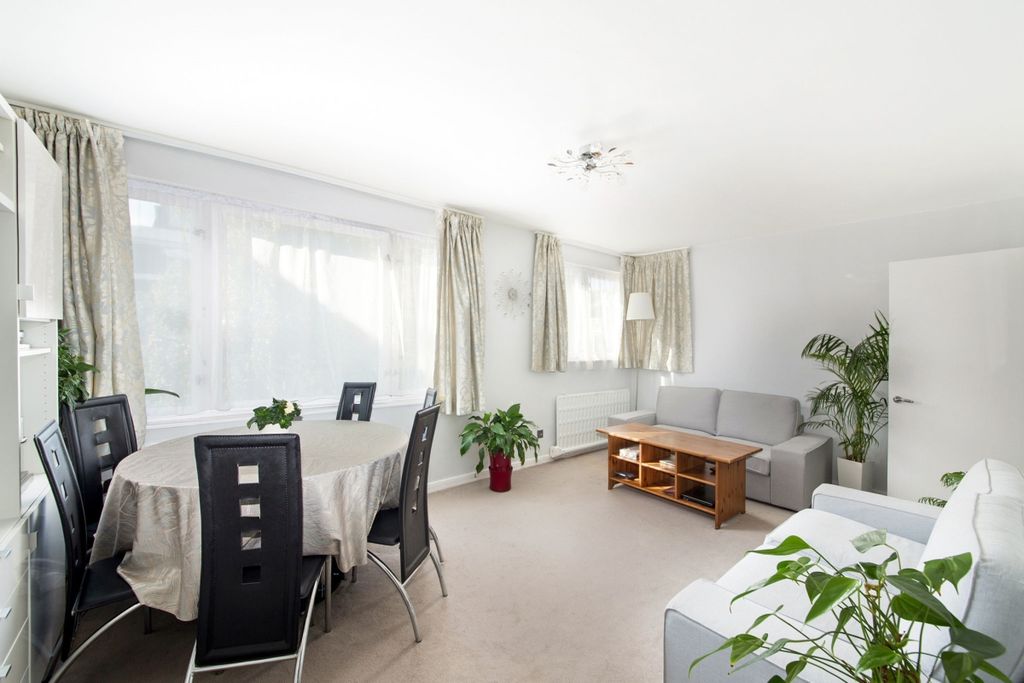 Property photo 3 of 14 Ph5_1048918_Edite...