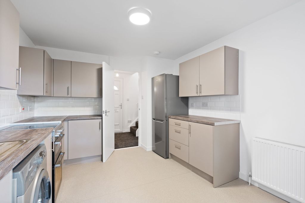Property photo 3 of 35 Kitchen