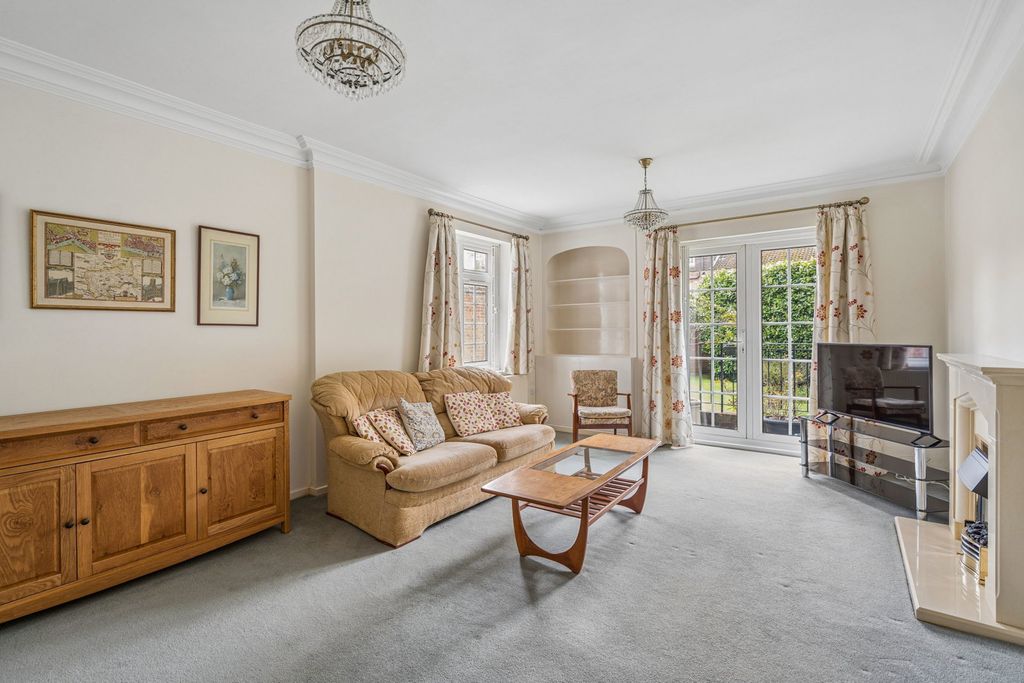 Property photo 2 of 11