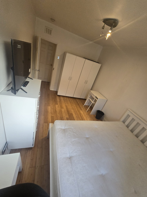 Property photo 3 of 5