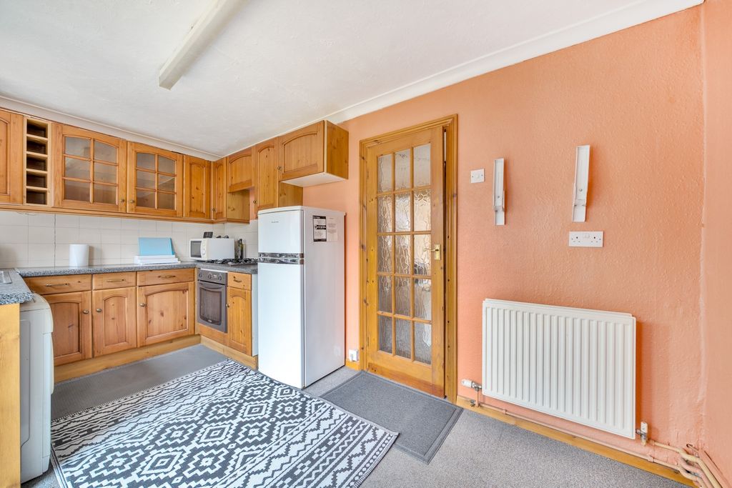 Property photo 3 of 20 Kitchen