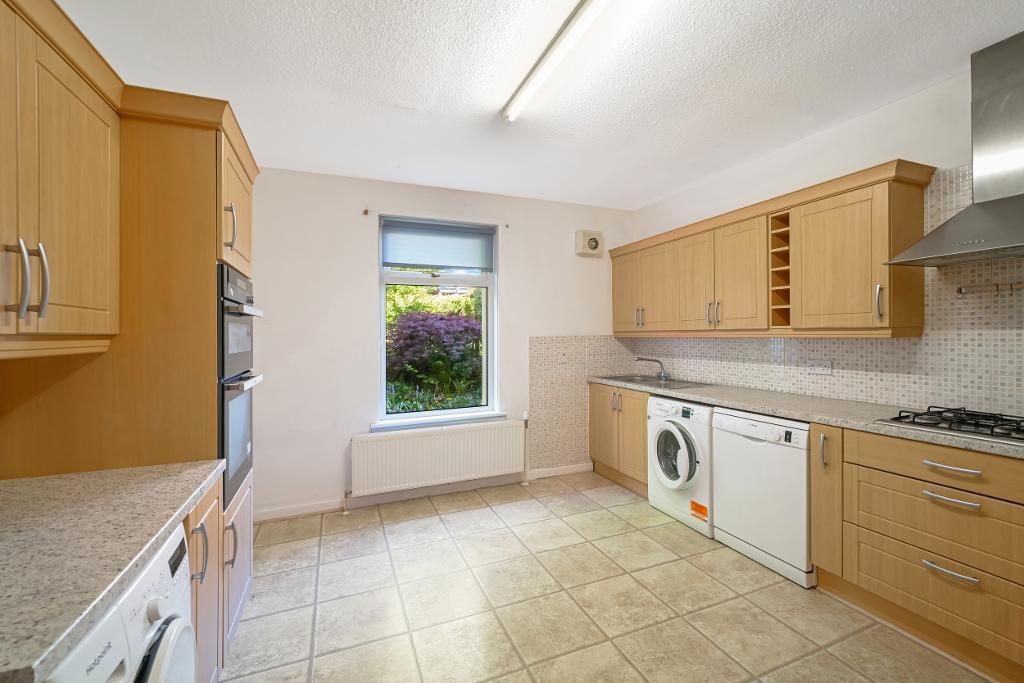 Property photo 3 of 21 Kitchen