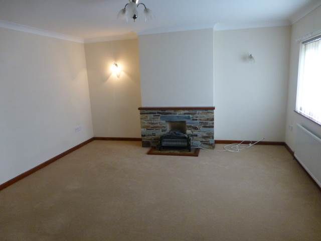 Property photo 3 of 12 Lounge