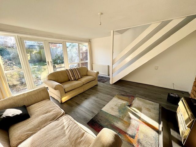 Property photo 3 of 7 Living Room