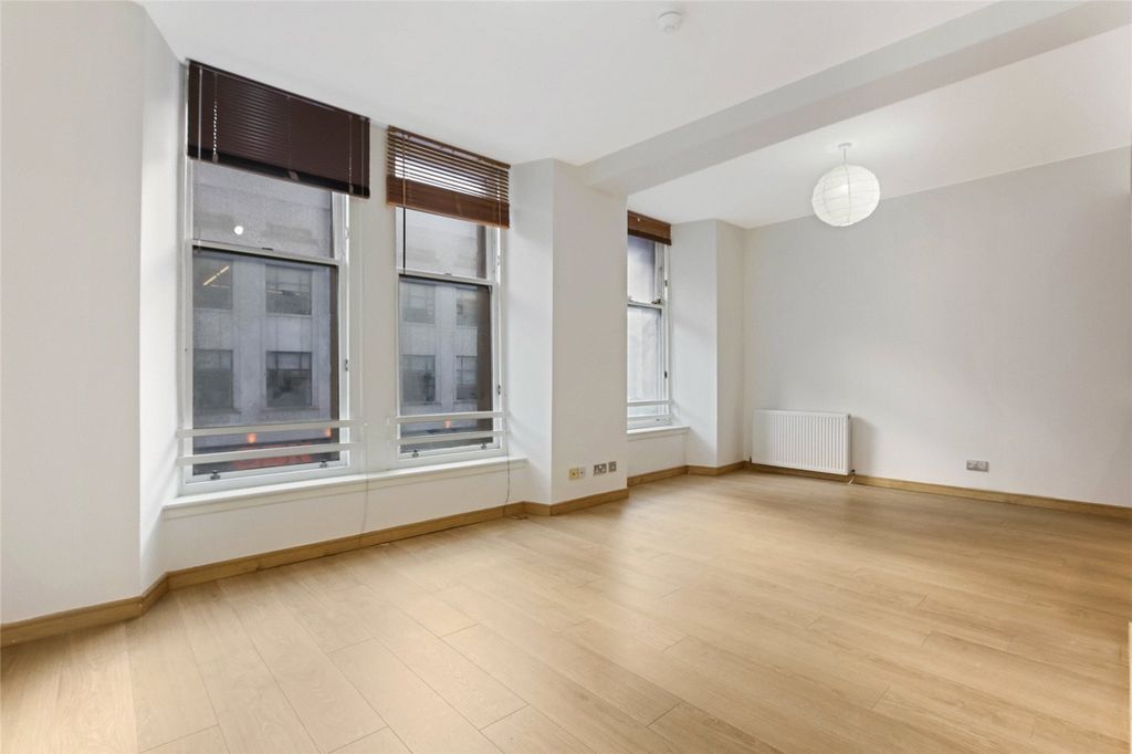 Property photo 3 of 20 Picture No. 06