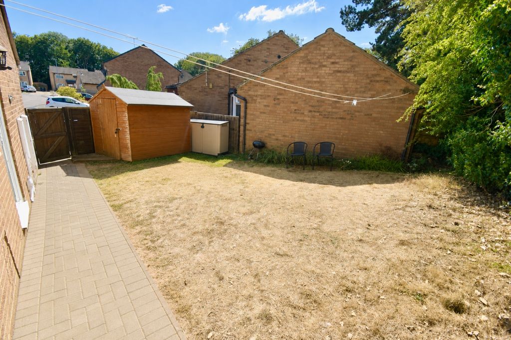 Property photo 2 of 7 Garden