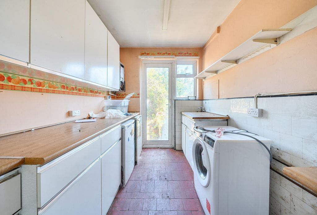 Property photo 2 of 22 1449300-21-69Ea0c...