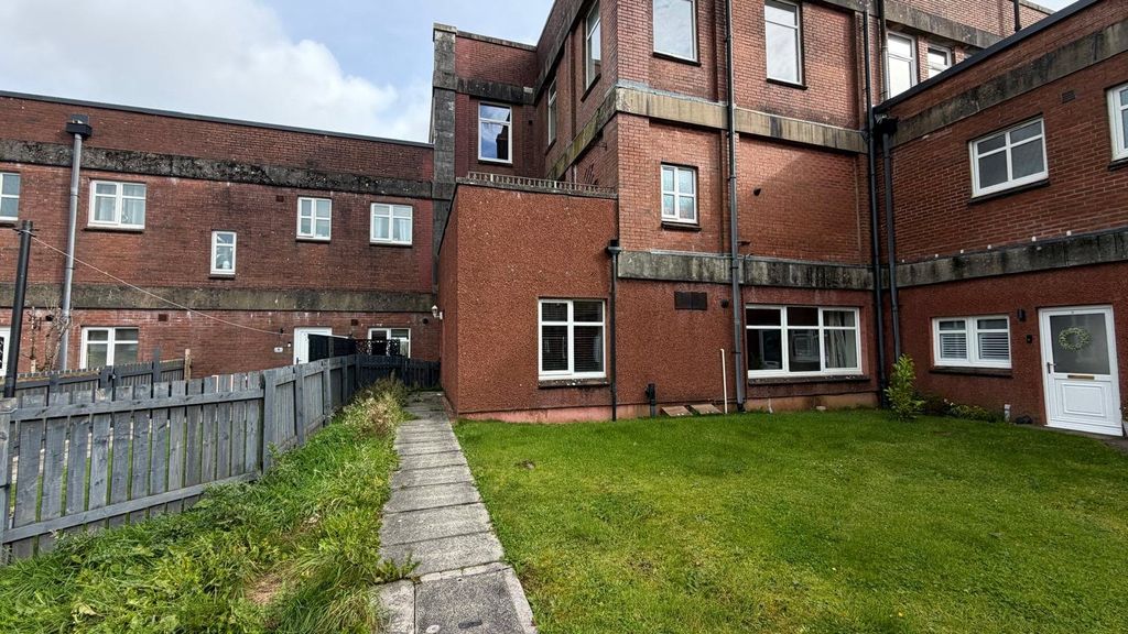 Property photo 1 of 17 Picture No. 01