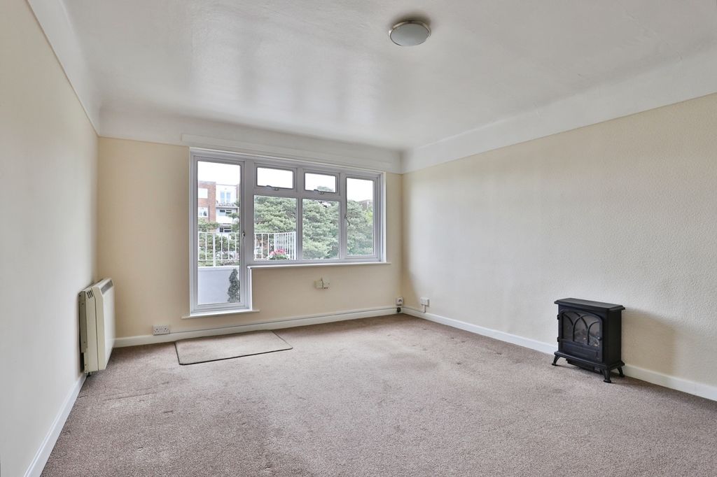 Property photo 2 of 17 Photo