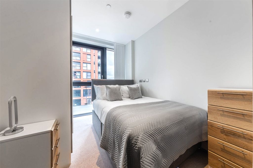 Property photo 3 of 19 Picture No. 02