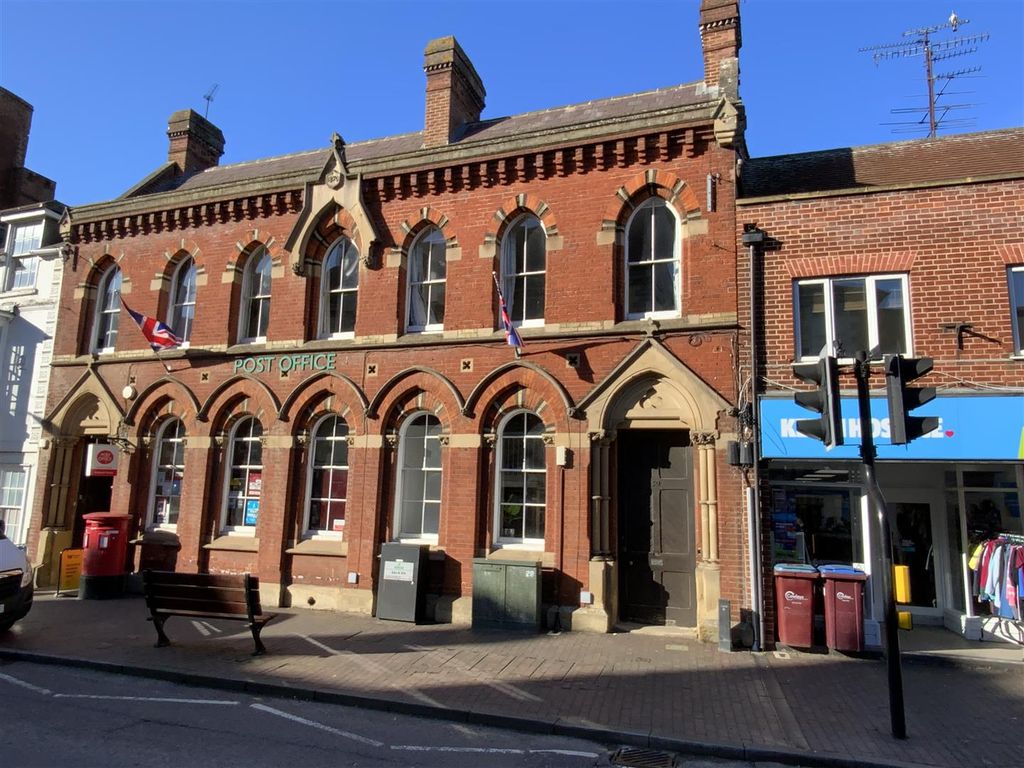 Property photo 1 of 8