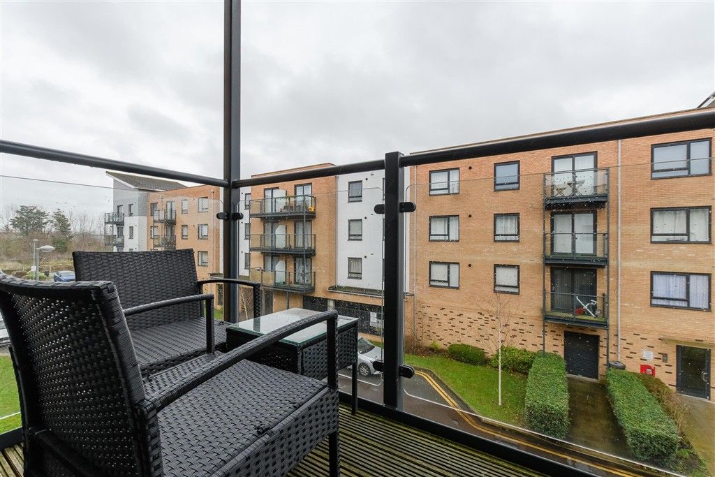 Property photo 2 of 7 Balcony