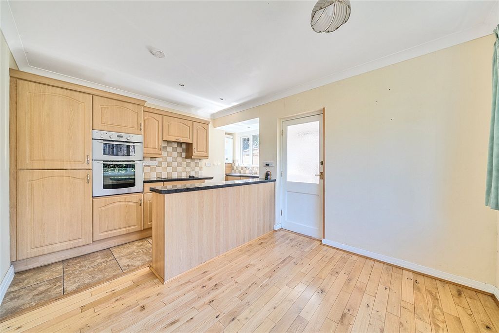 Property photo 3 of 12 Kitchen/Dining