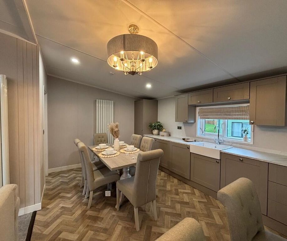 Property photo 2 of 9 Dining Room