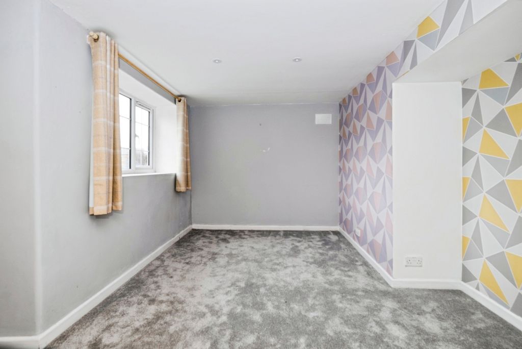 Property photo 3 of 17 Pbox-Img.Jpg