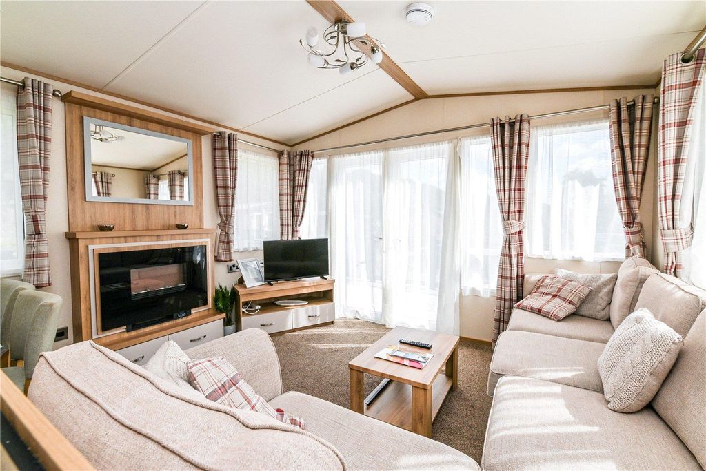 Property photo 3 of 15 Picture No. 04