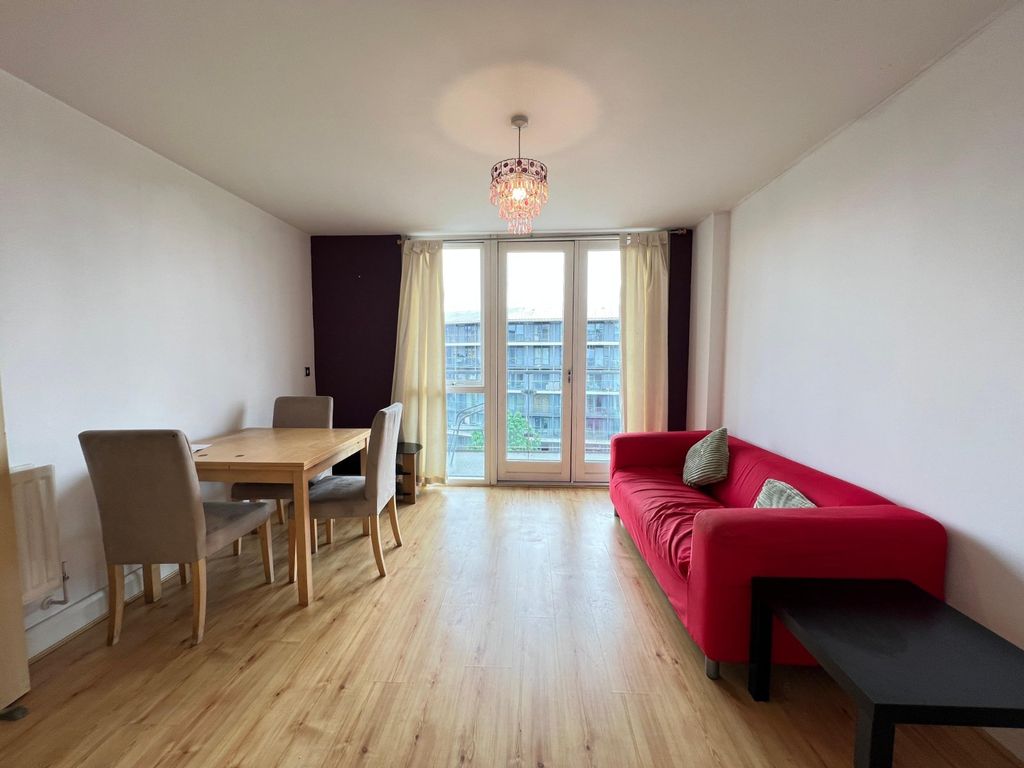 Property photo 2 of 12 Picture No. 33