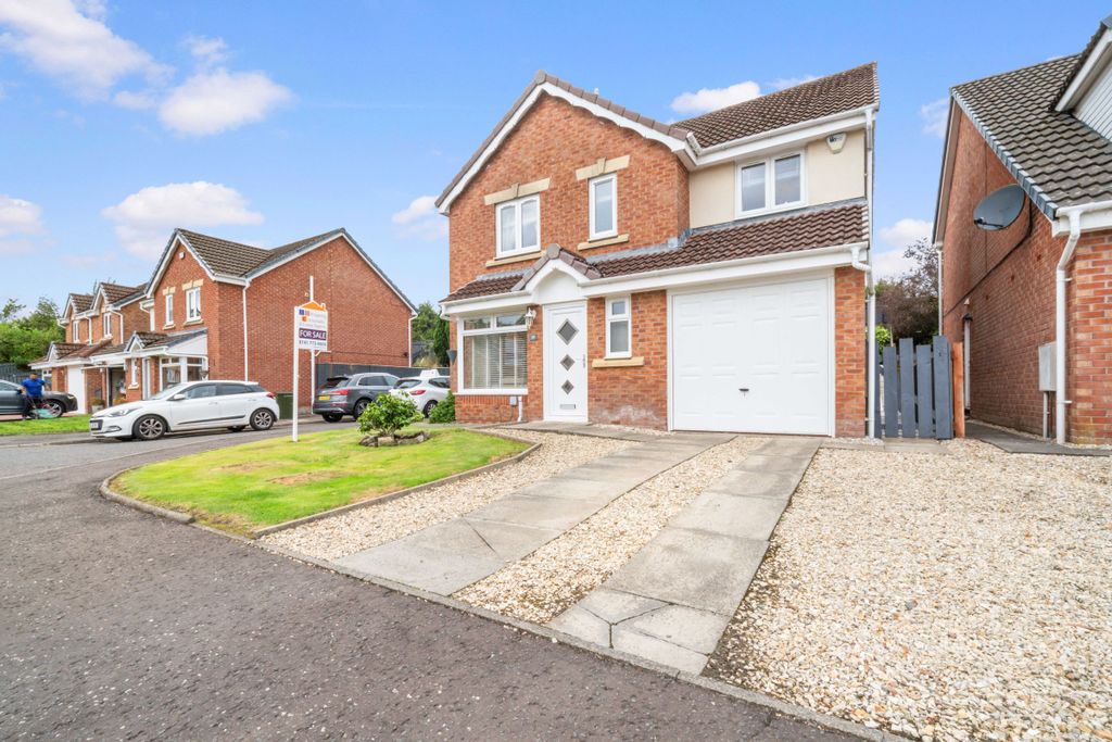 Property photo 1 of 32