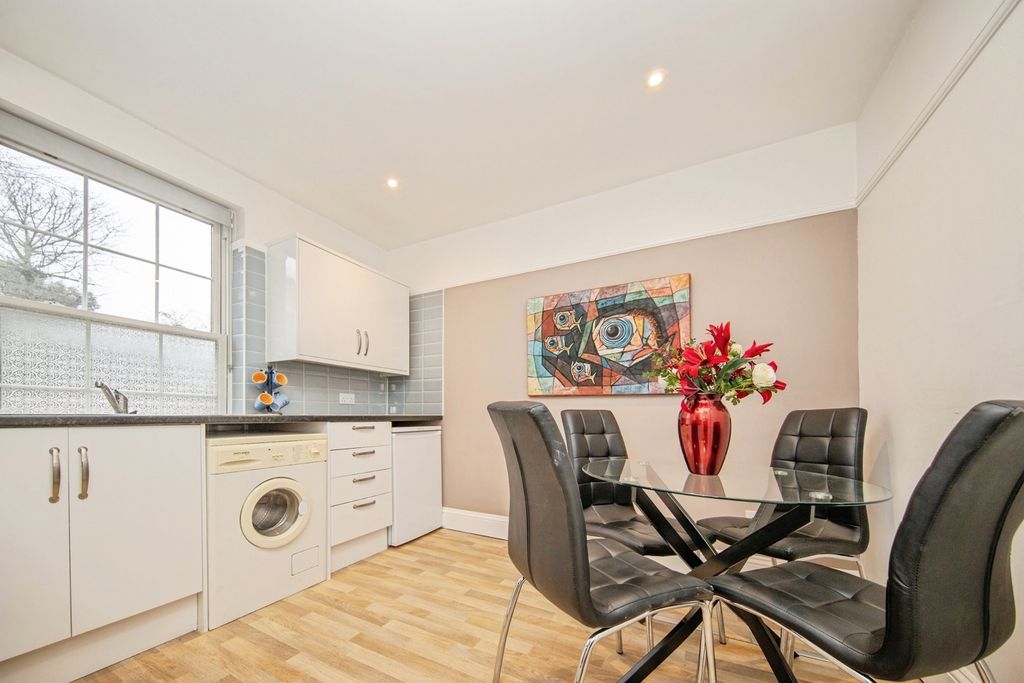 Property photo 3 of 18 Pbox-Img.Jpg