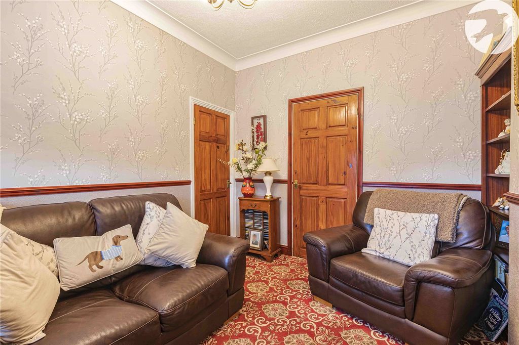 Property photo 3 of 17 Picture No. 11