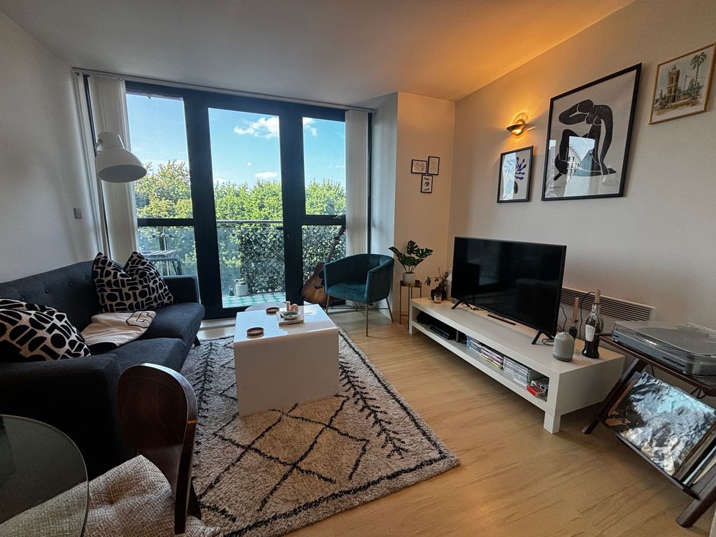 Property photo 1 of 11 Stunning 1-Bedroom Apartment In The Exclusive Tempus Development