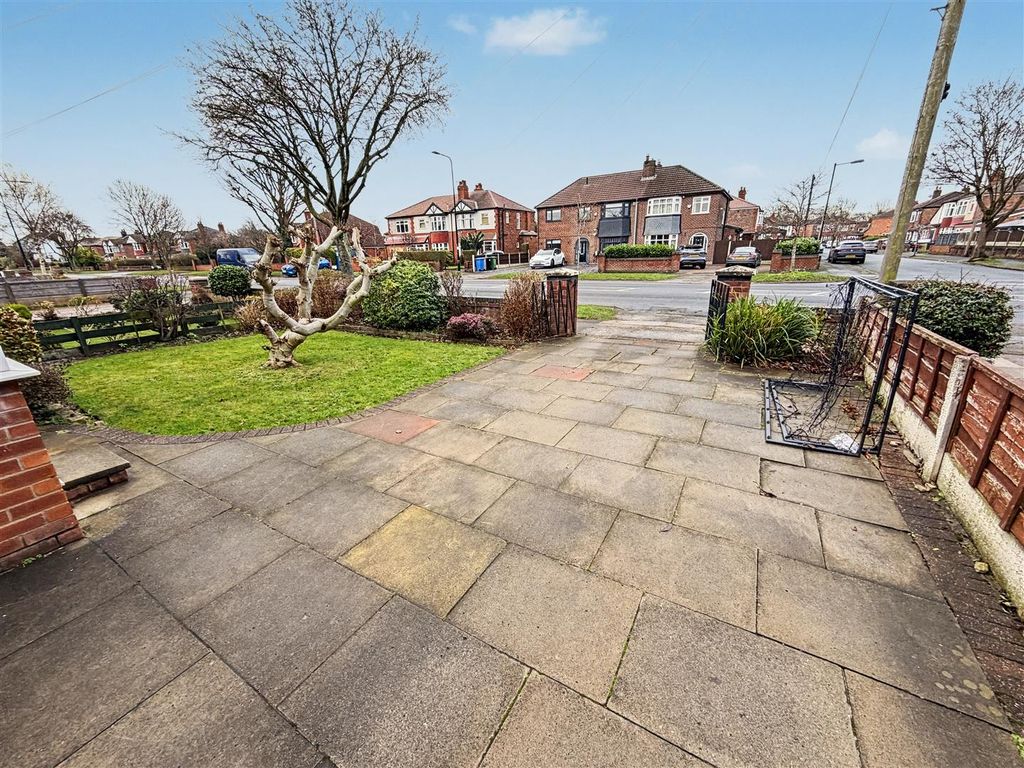 Property photo 2 of 32 Driveway