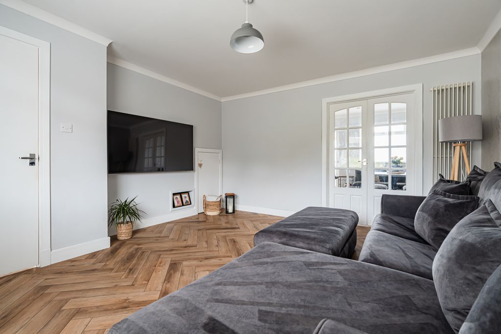 Property photo 2 of 27 Property Image 2