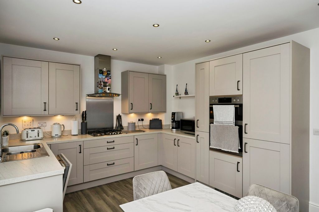 Property photo 2 of 20 Pbox-Img.Jpg