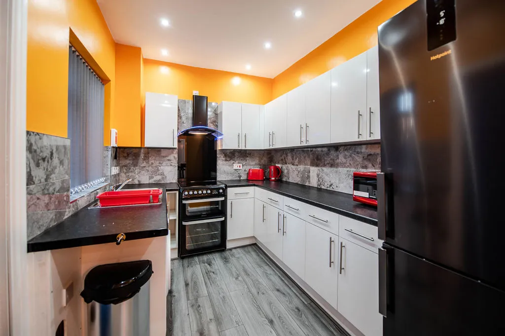 Apartment in Salford - View 6