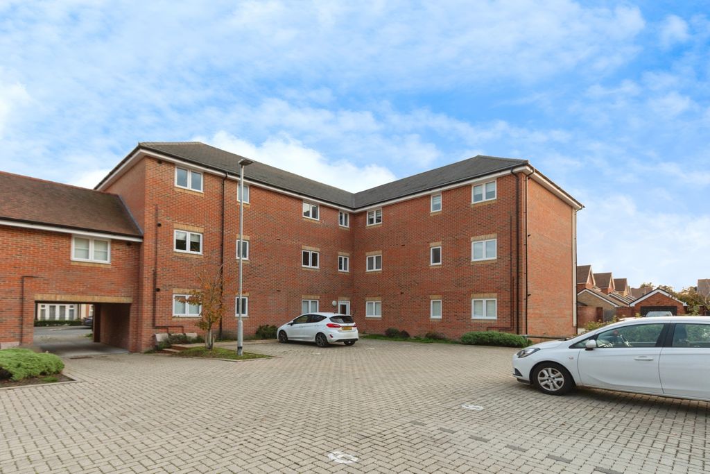 Property photo 2 of 20